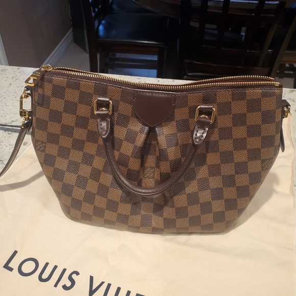 LOUIS VUITTON BAG - Picture 2 of 11